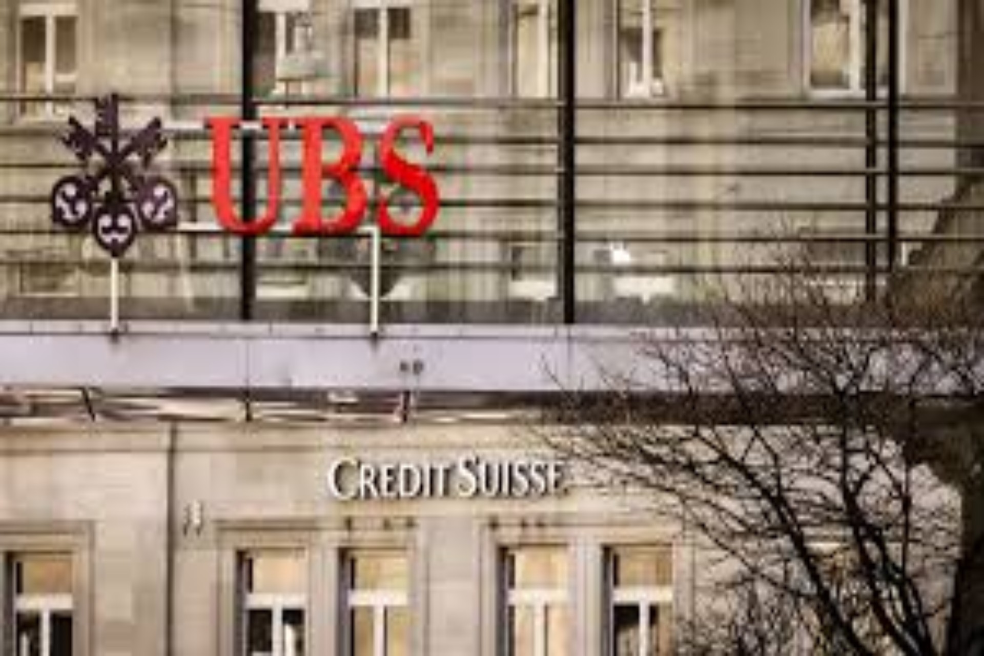 بنك UBS يخفض توقعاته لسعر النفط في الثلاث أعوام القادمة